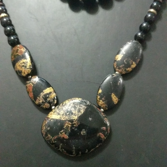 𝅺Black and Gold Tone Swirly Beaded Statement Necklace - Picture 2 of 2